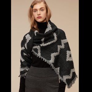 Aritzia Diamond Mozaic Rare Blanket Scarf