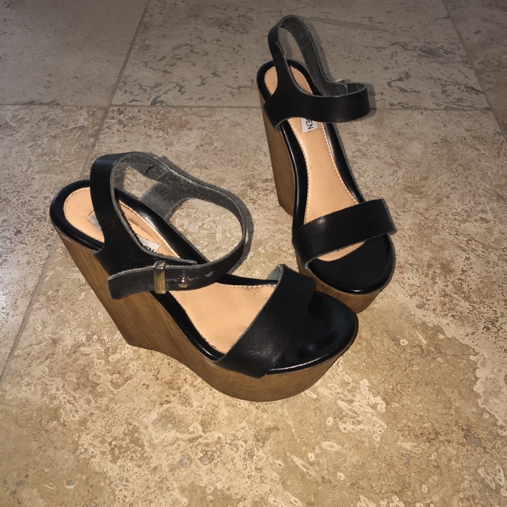 Steve Madden Black Wedges 7