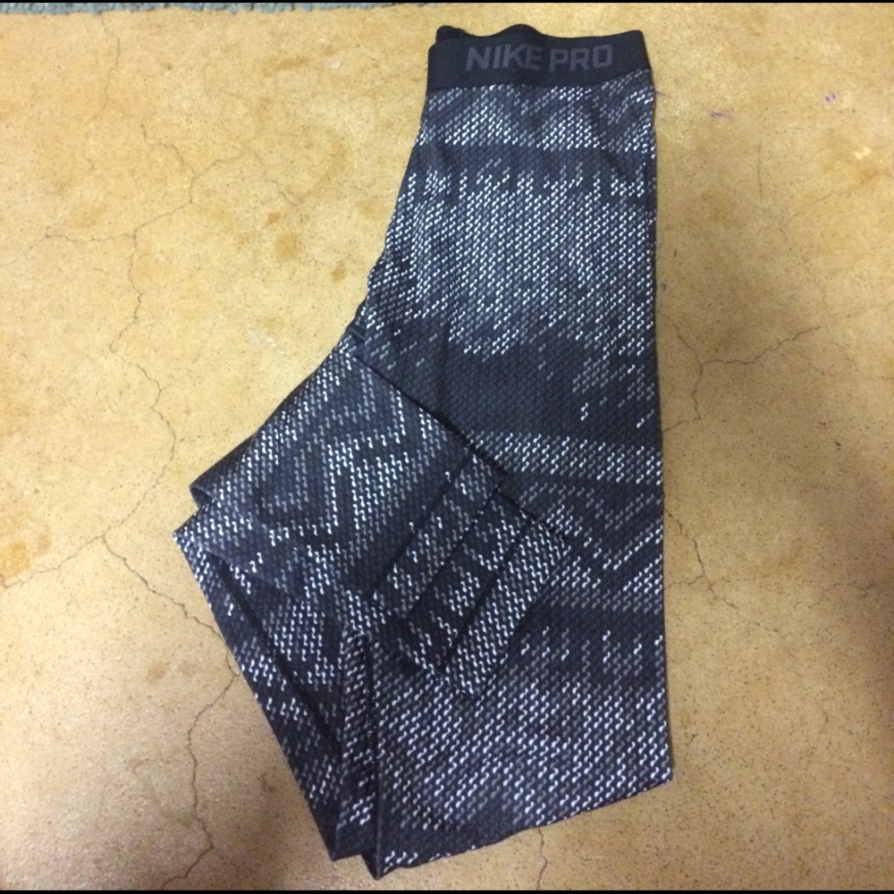 Nike pro dri fit leggings