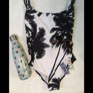 AMAZING one piece! 🌞🌞