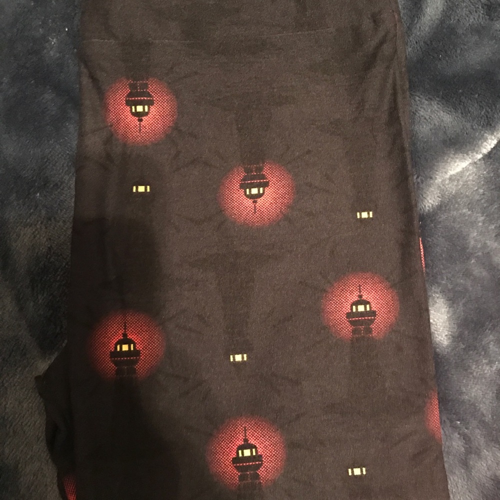 Lularoe OS Lighthouse Leggings