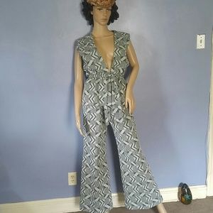 Vintage Green Graphic 2 Piece Pant Suit Vintage Green Graphic 2 Piece Pant Suit