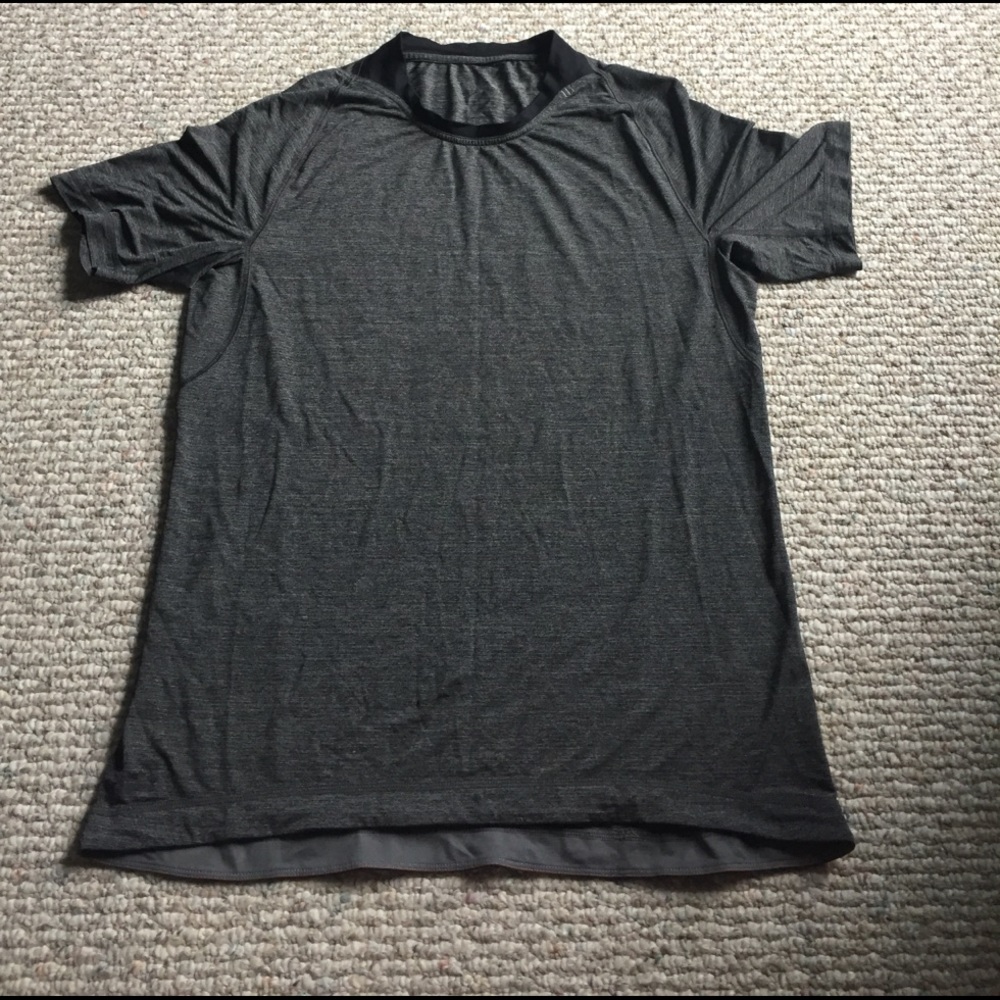 Lululemon Men's Large Shirt