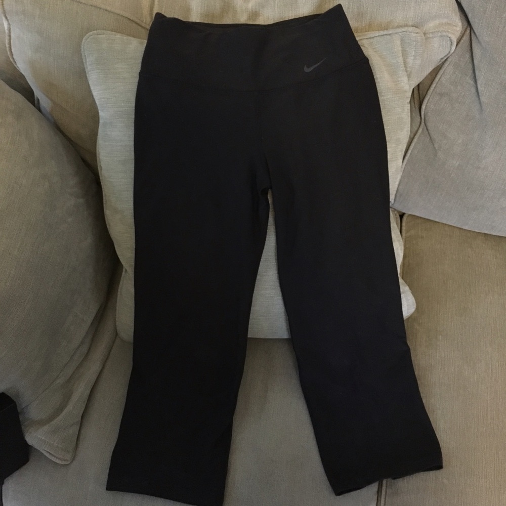 Nike Dri Fit Legendary Pant/Crop Legging