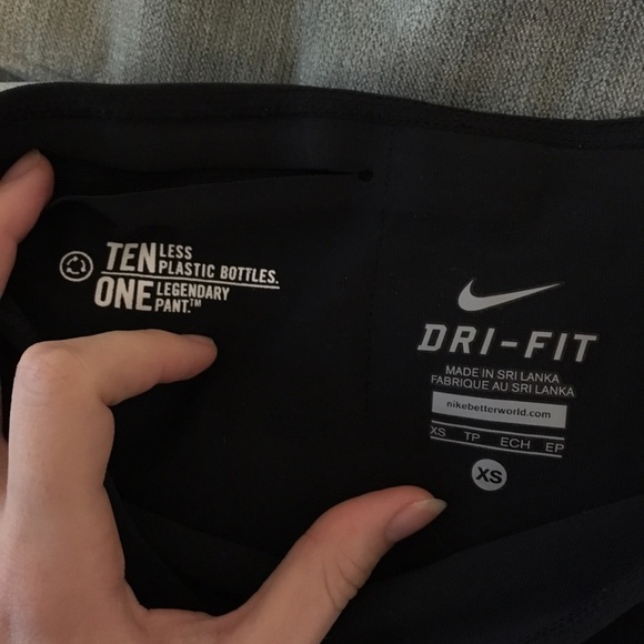 Nike Dri Fit Legendary Pant/Crop Legging - Picture 3 of 3