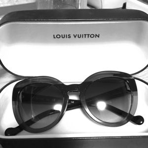 Louis Vuitton Women's Peony Sunglasses Black
