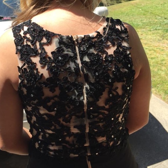 Beautiful-Stunning Black Dress - Picture 3 of 7