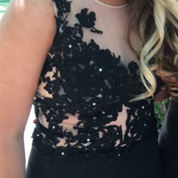 Beautiful-Stunning Black Dress - Picture 5 of 7