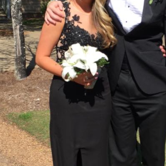 Beautiful-Stunning Black Dress - Picture 6 of 7