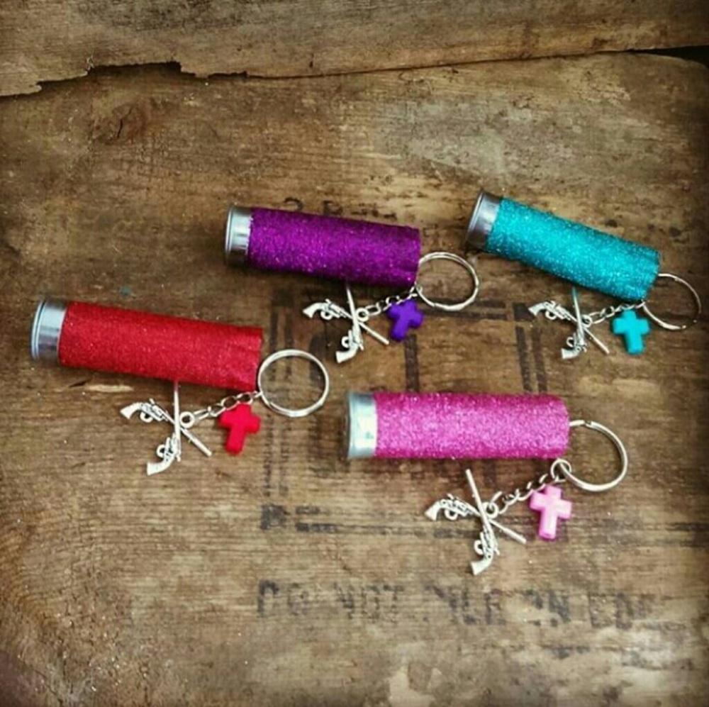 Crossing Pistols & Cross Shotgun Shell Keychain
