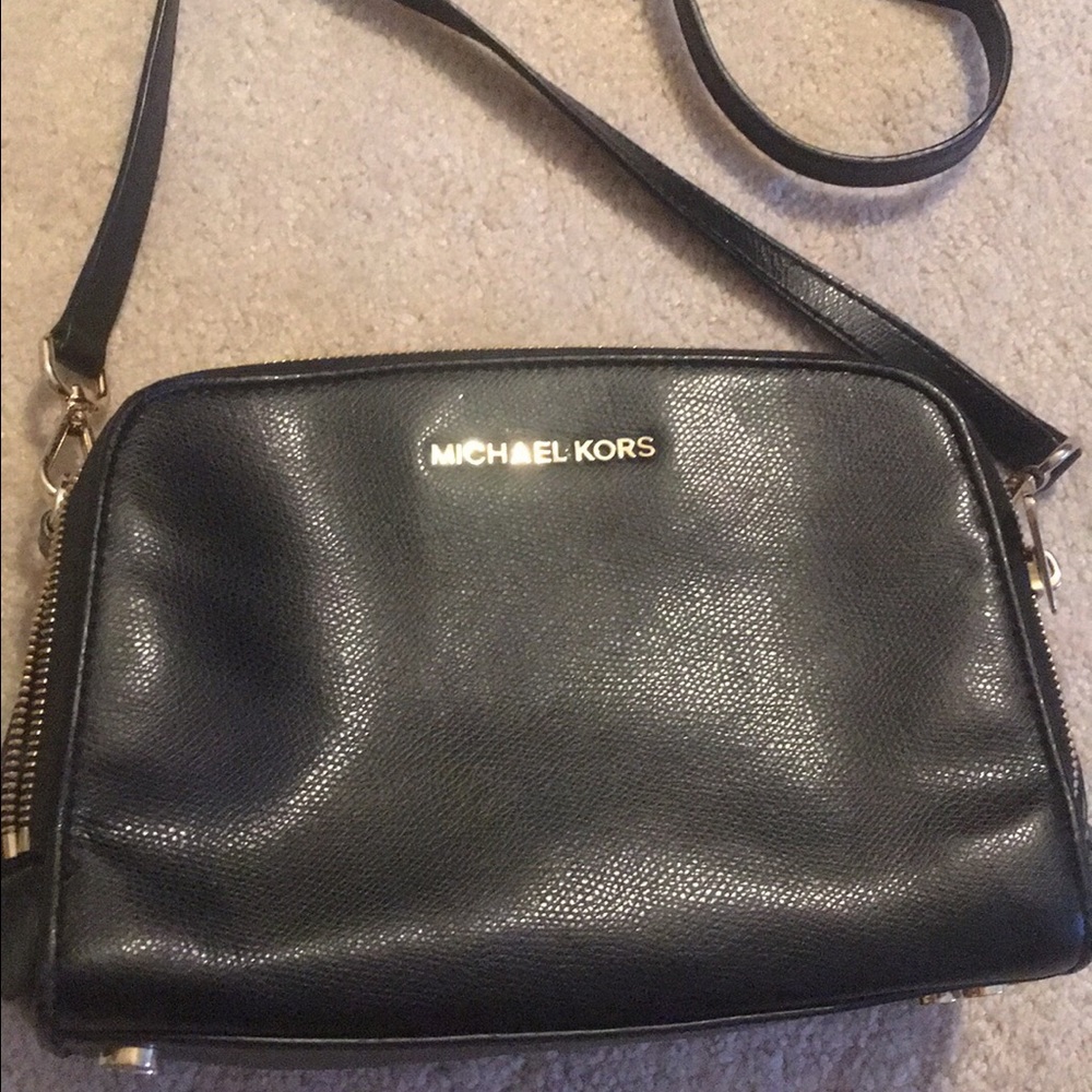 Michael Kors 3 compartment purse!