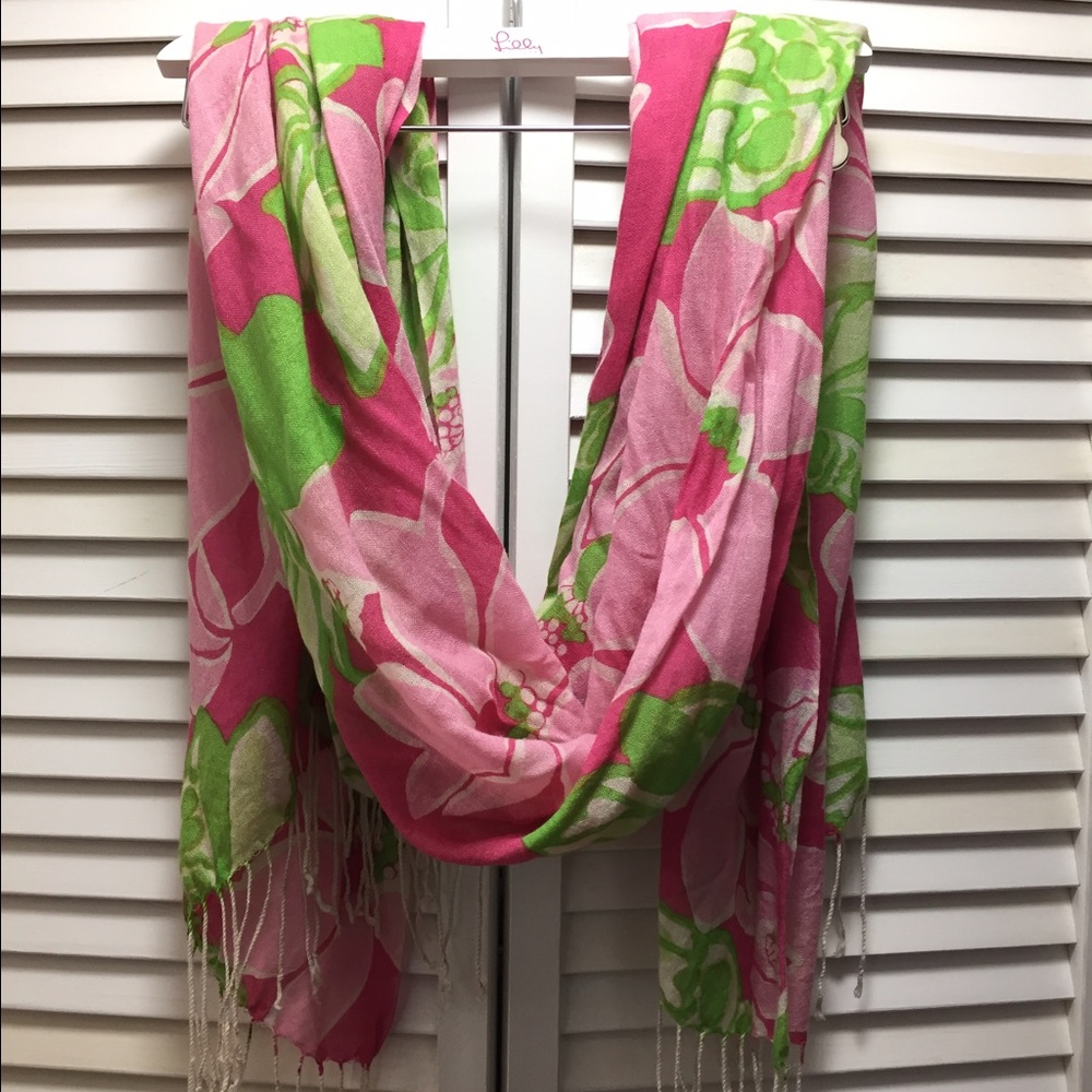 Lilly Pulitzer Murfree Scarf (EUC)