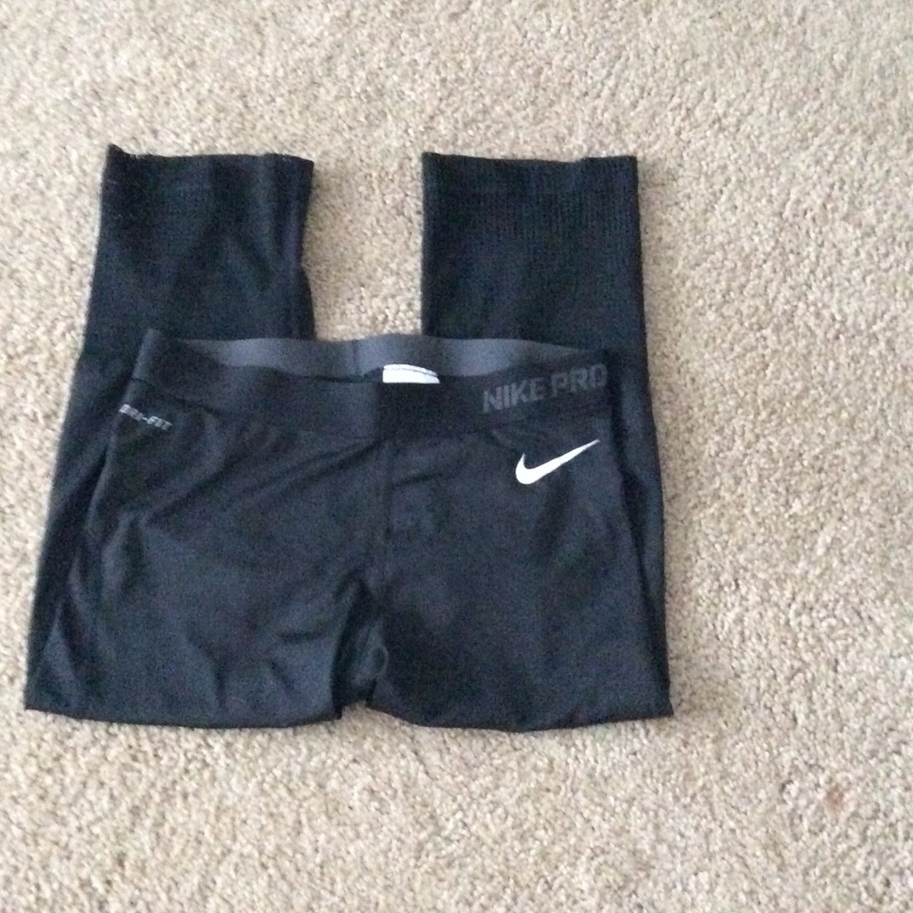 Nike pro capris