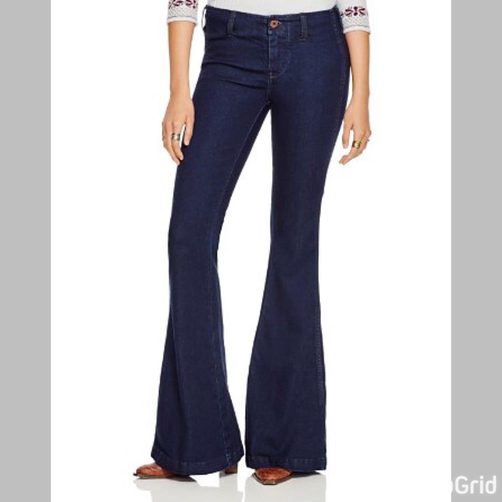 Free People Boot Cut jeans 💙
