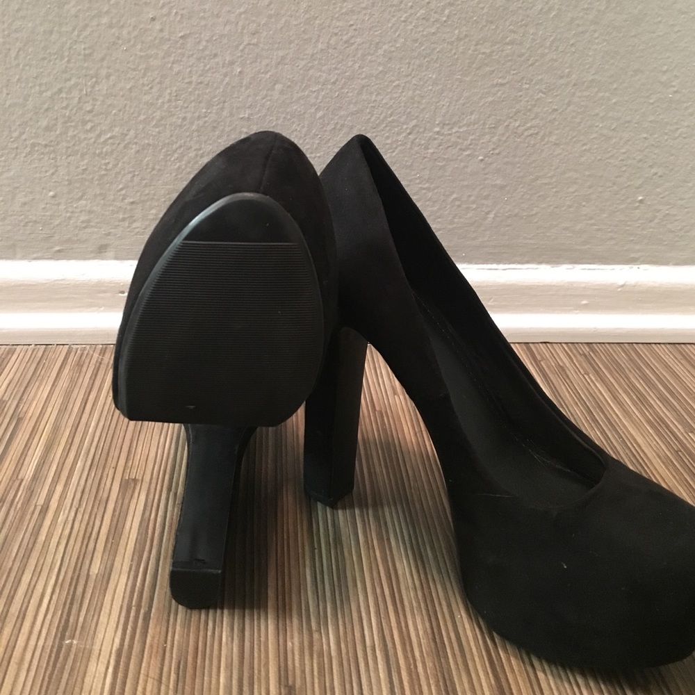Heals - Picture 2 of 2