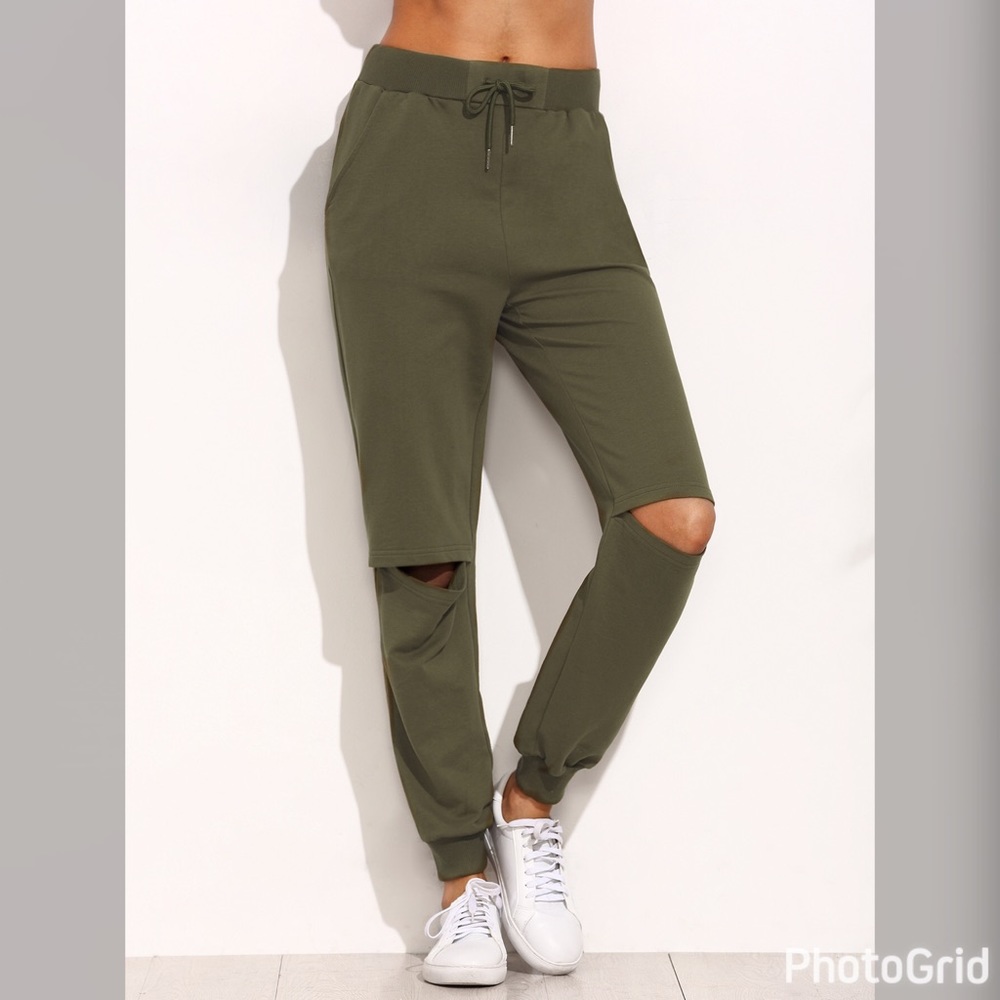 Olive knee cut sweats 💚