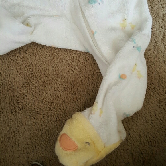 Adorable, neutral sleeper - Picture 2 of 3