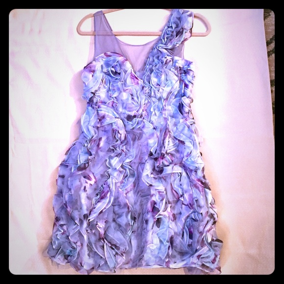 Gorgeous BCBGMAXAZRIA NWOT Ruffle dress 👗 - Picture 3 of 8