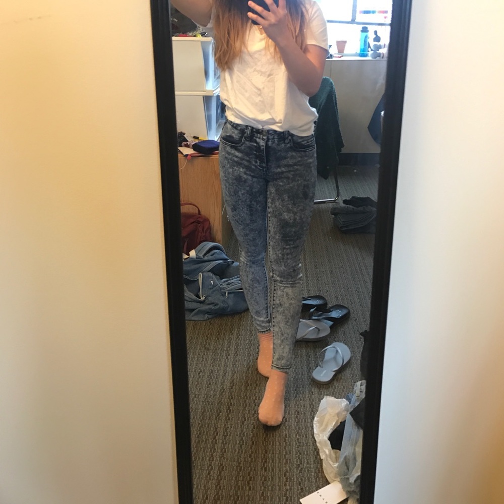 Acid wash high waist jeans