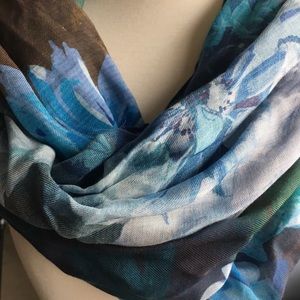 Beautiful Anthropologie Infinity Scarf in Blues
