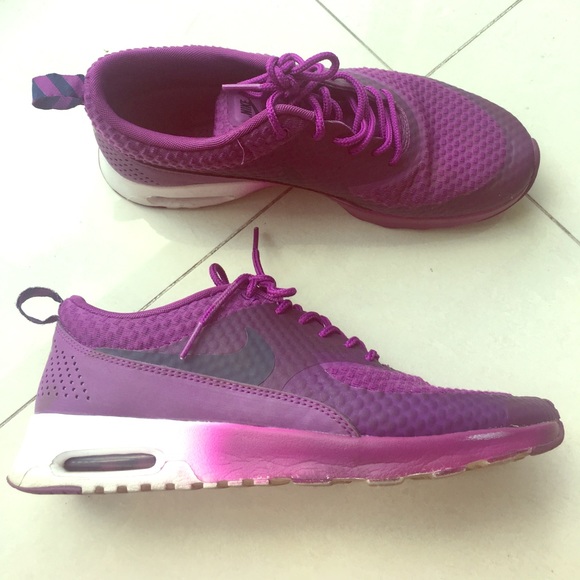 Nike Shoes - Nike size 8.5 purple/white Air Max Thea