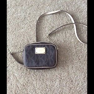 Michael kors crossbody