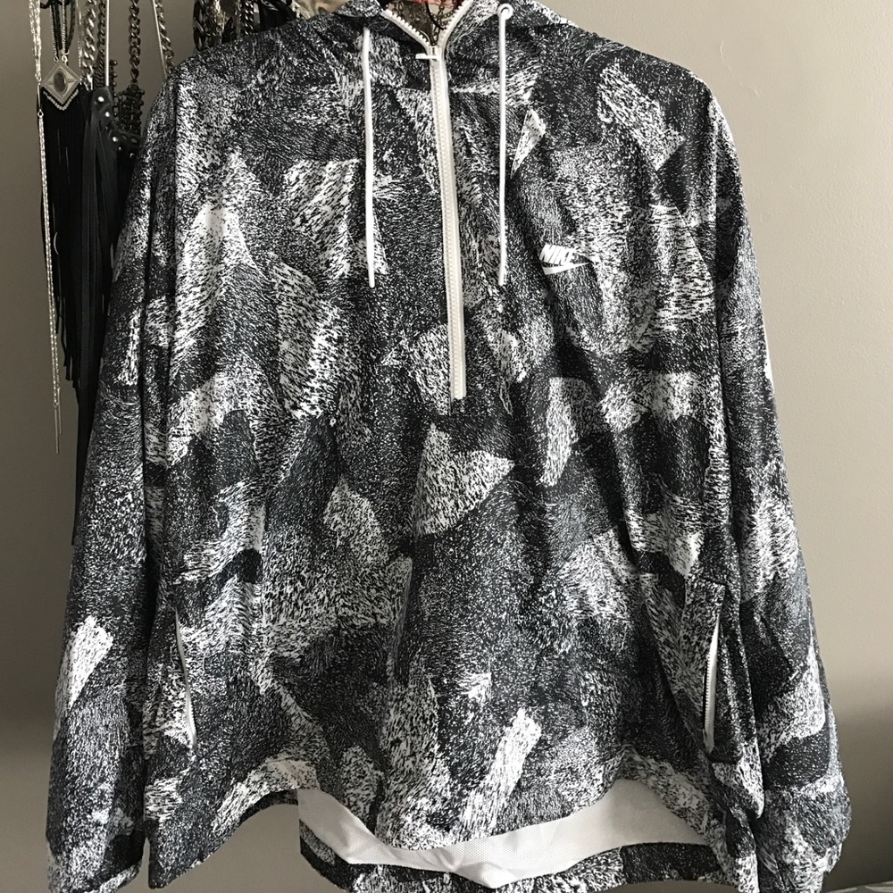 Nike windbreaker