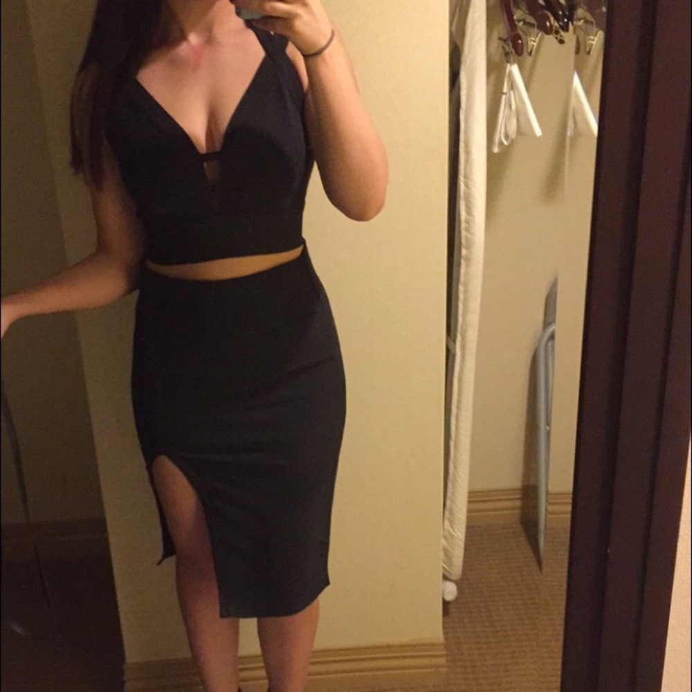 Lulu's Two-piece pencil skirt and crop top