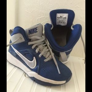 Nike Boys basketball shoes