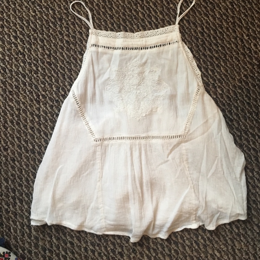 White Billabong Top 🐰