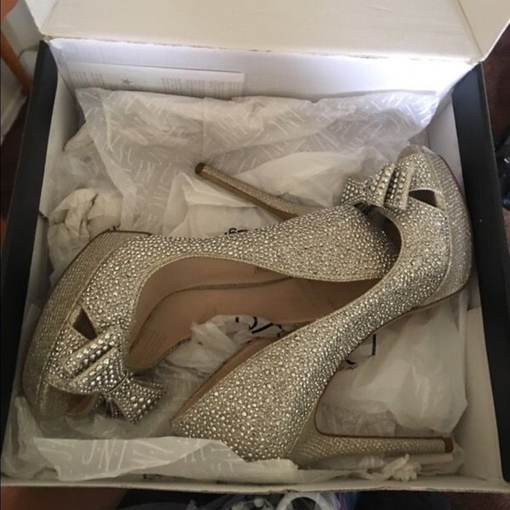 Dress shoes