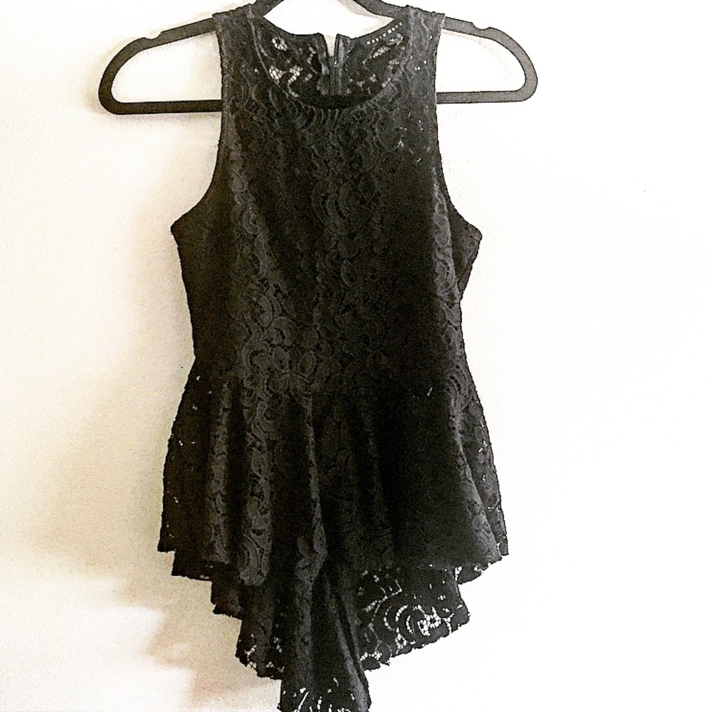 Black lace hi-low detailed top