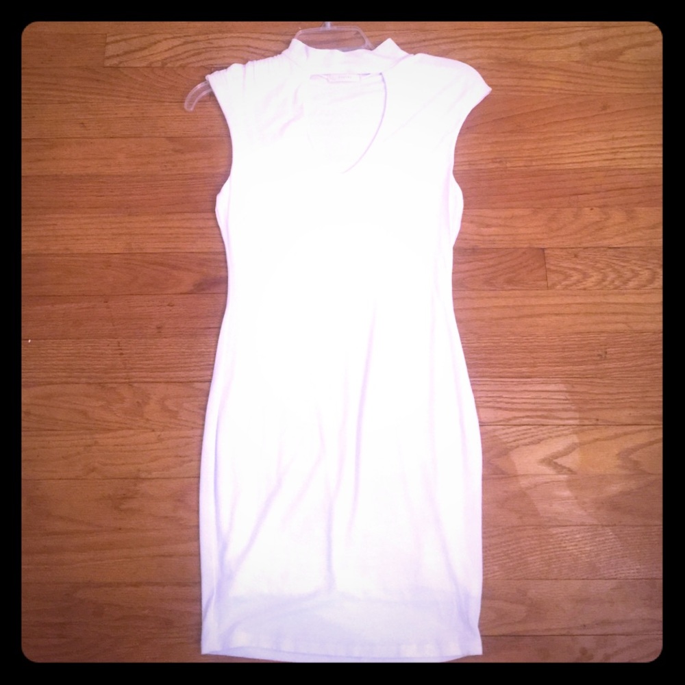 👘👘Beautiful White Midi Dress💋💄