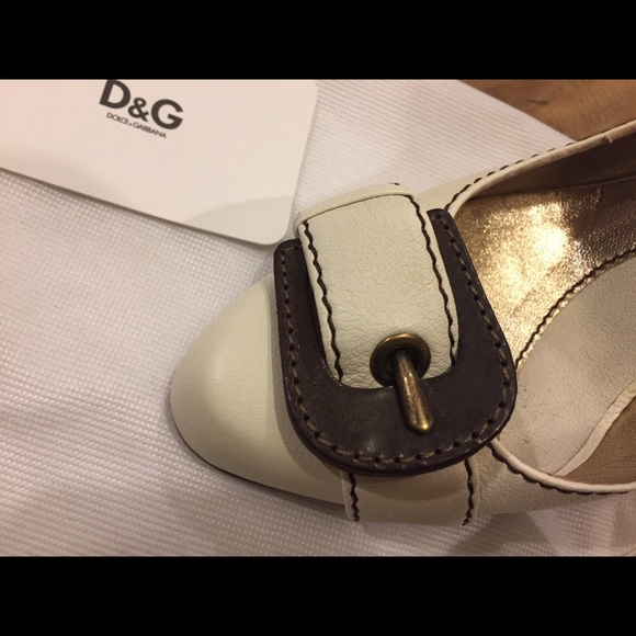🎉host pick🎉 D&G white with brown buckle heels - Picture 2 of 4