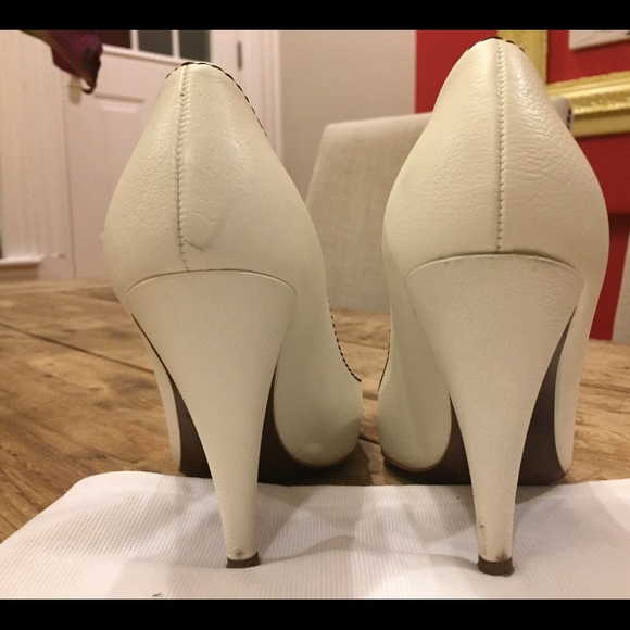 🎉host pick🎉 D&G white with brown buckle heels - Picture 4 of 4