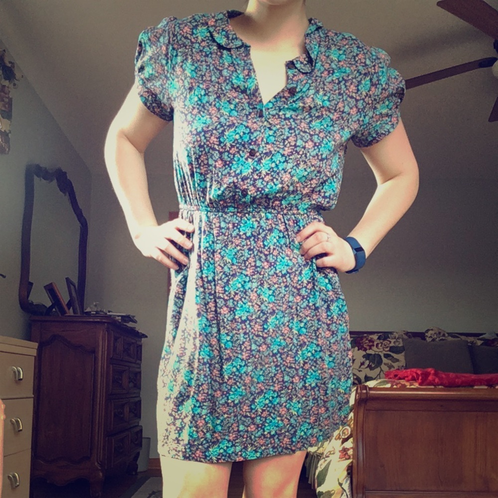 Spring Flowered Dress with Collar
