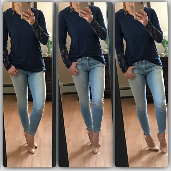 ๐Floral cuff spring top๐ - Picture 2 of 4