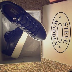 New!Steve Madden sneakers
