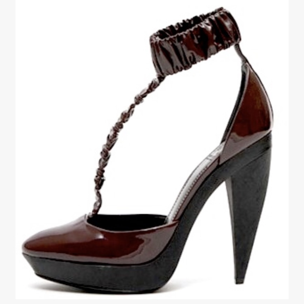 Burberry Patent Ruched T Bar Sandal