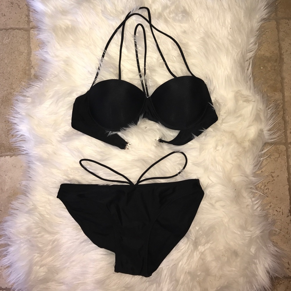 Strappy black bikini