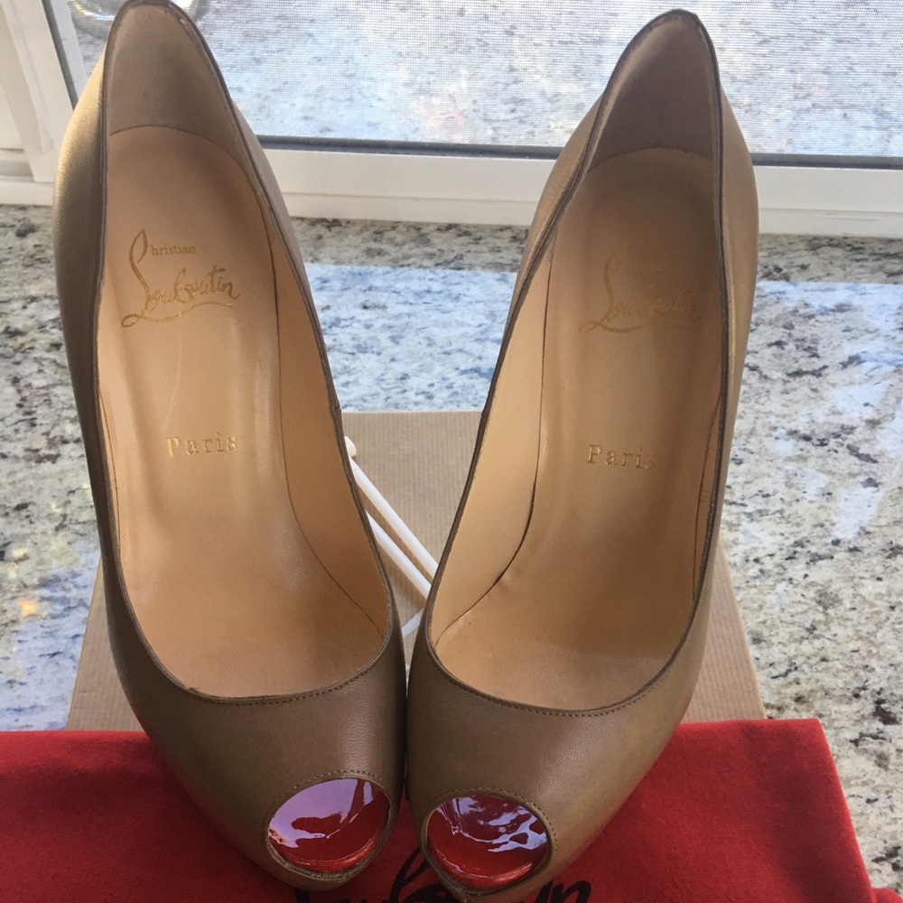 CHRISTIAN LOUBOUTIN Nude Highness with Red Toe 38