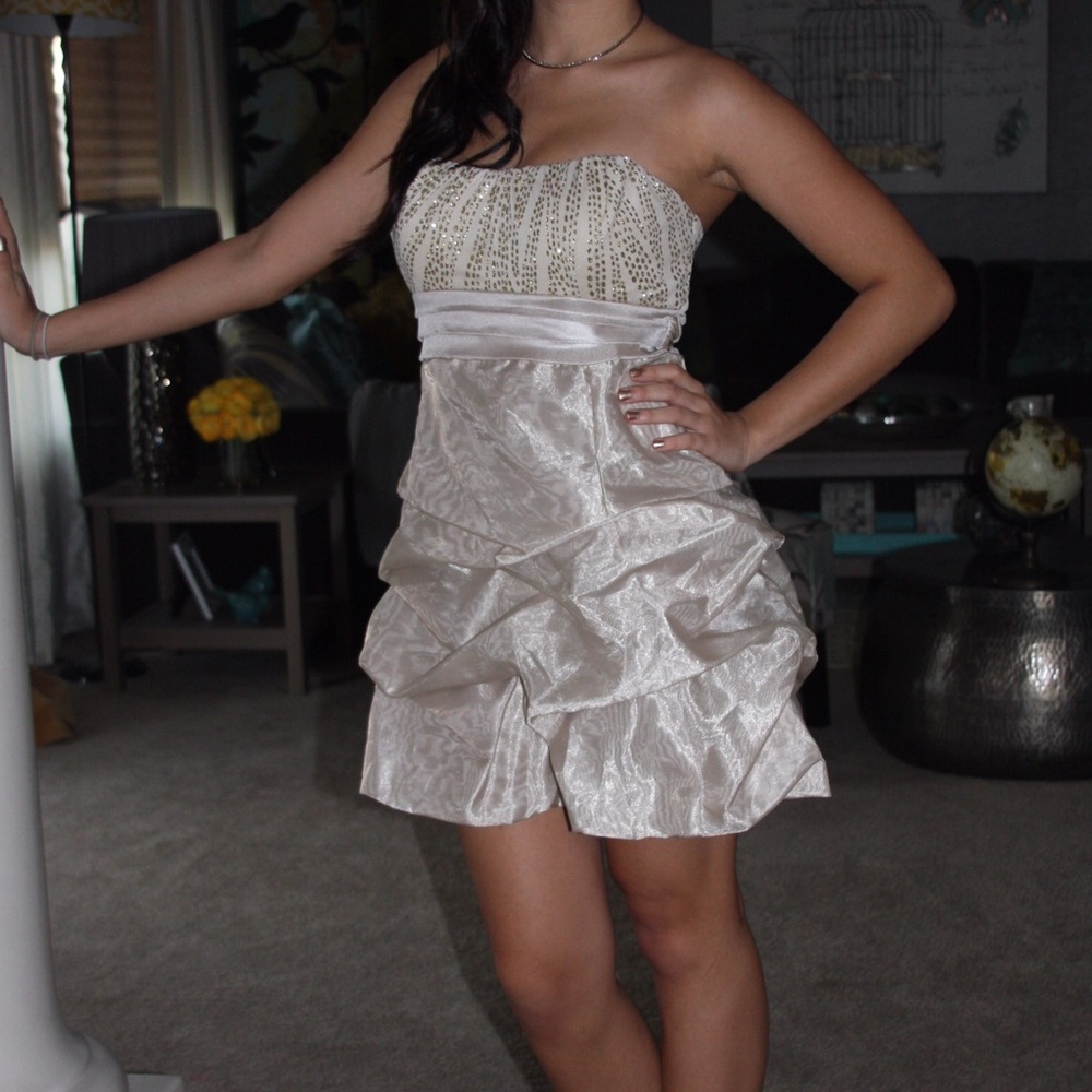 🎉SALE🎉 Golden Strapless Dress