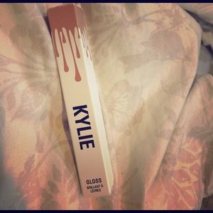 Kylie cosmetics gloss So Cute