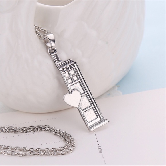 🏵DR. WHO HIS & HERS TARDIS NECKLACE - Picture 4 of 5