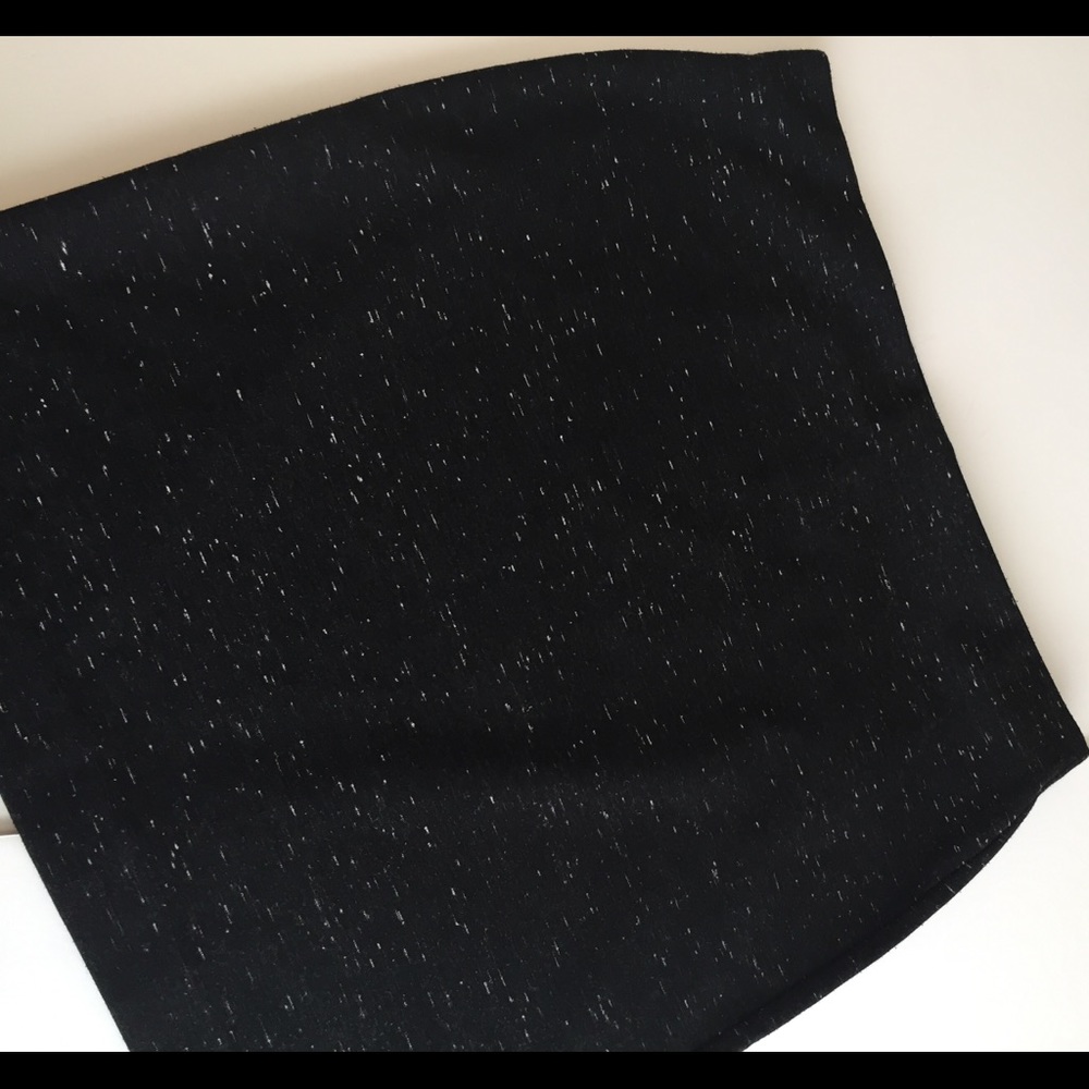 Black and white knit mini skirt