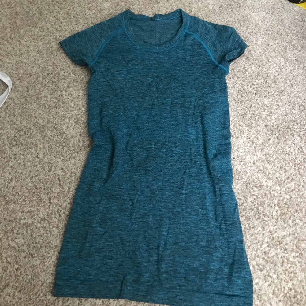 Lululemon top