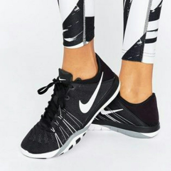 Nike Shoes - New Nike Free TR 6