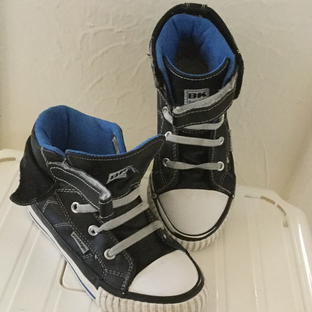 Boys shoes