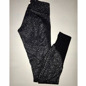 Lululemon black and white leggings - size 4