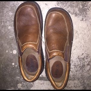 men slip on shoes